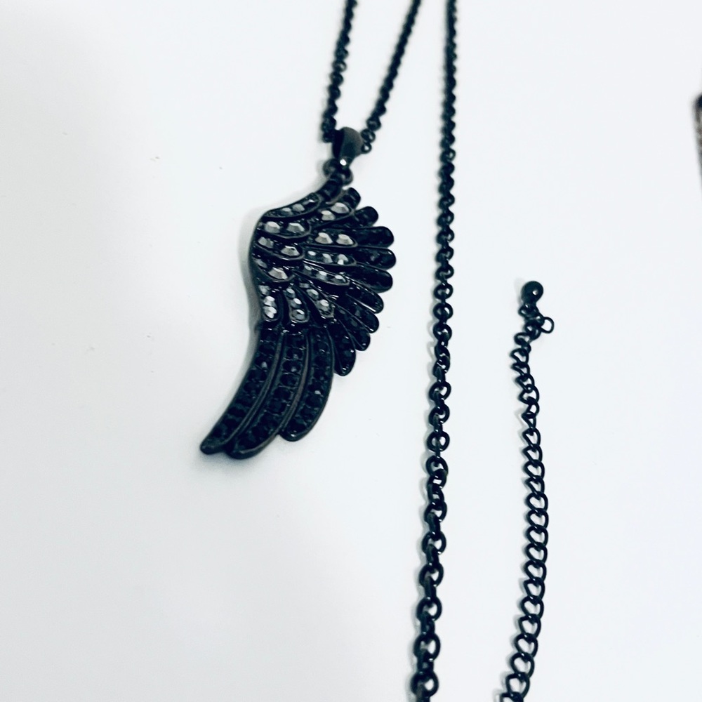 Necklaces - Picture 5 of 13